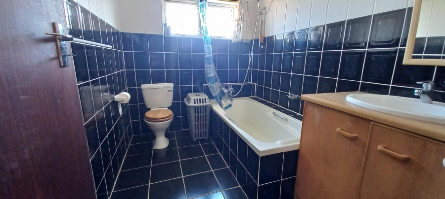 4 Bedroom Property for Sale in Pringle Bay Western Cape